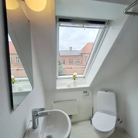 Lovely 1 Bedroom In Hjoerring Lägenhet