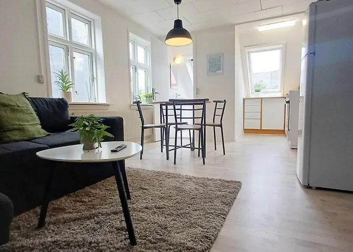 Cozy 1 Bedroom B *