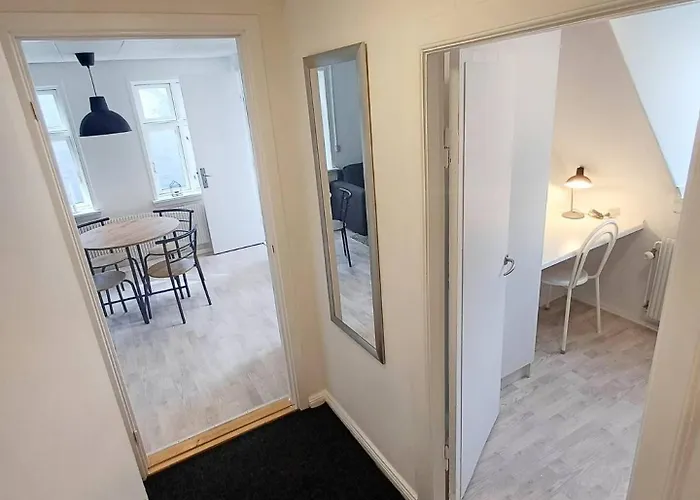 Cozy 1 Bedroom B شقة *